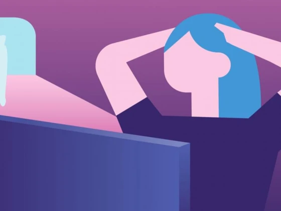 Illustratie van vrouw achter computer