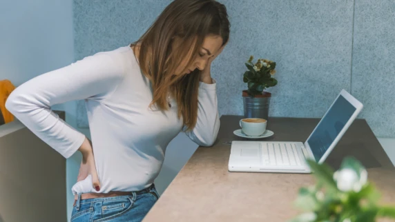 de oorzaak van stijve spieren